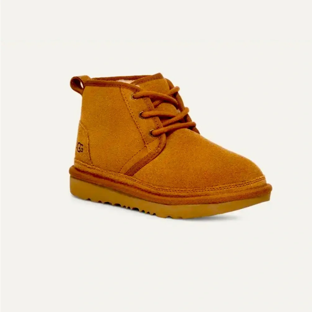 UGG - Picture 2 of 8
